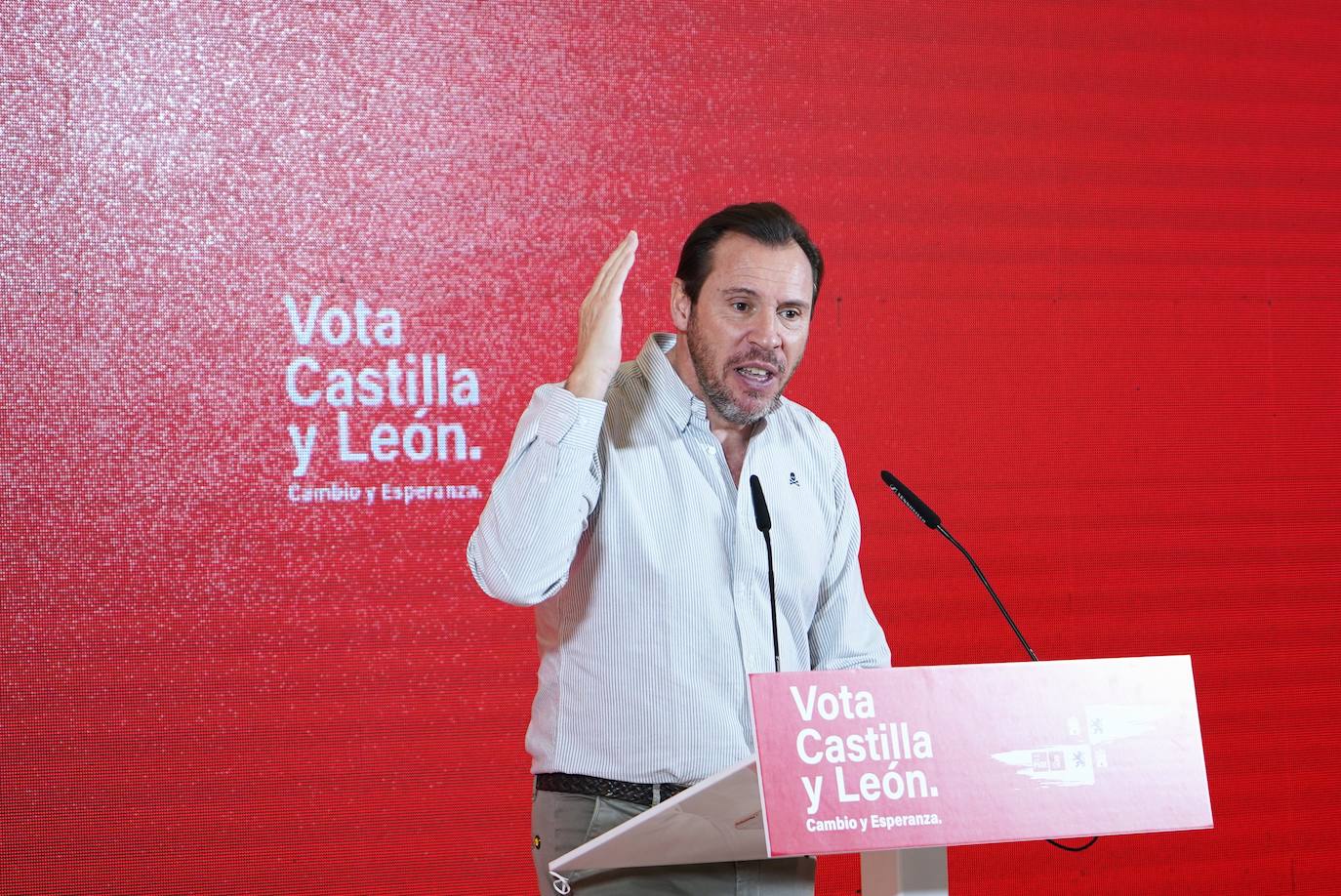 Acto político del PSOE en Medina del Campo (Valladolid) con el secretario del partido en la localidad, Luis Manuel Pascual; la cabeza de lista por la provincia, Patricia Gómez; el secretario provincial Óscar Puente; la exvicepresidenta Carmen Calvo y el candidato a la Presidencia de la Junta, Luis Tudanca..