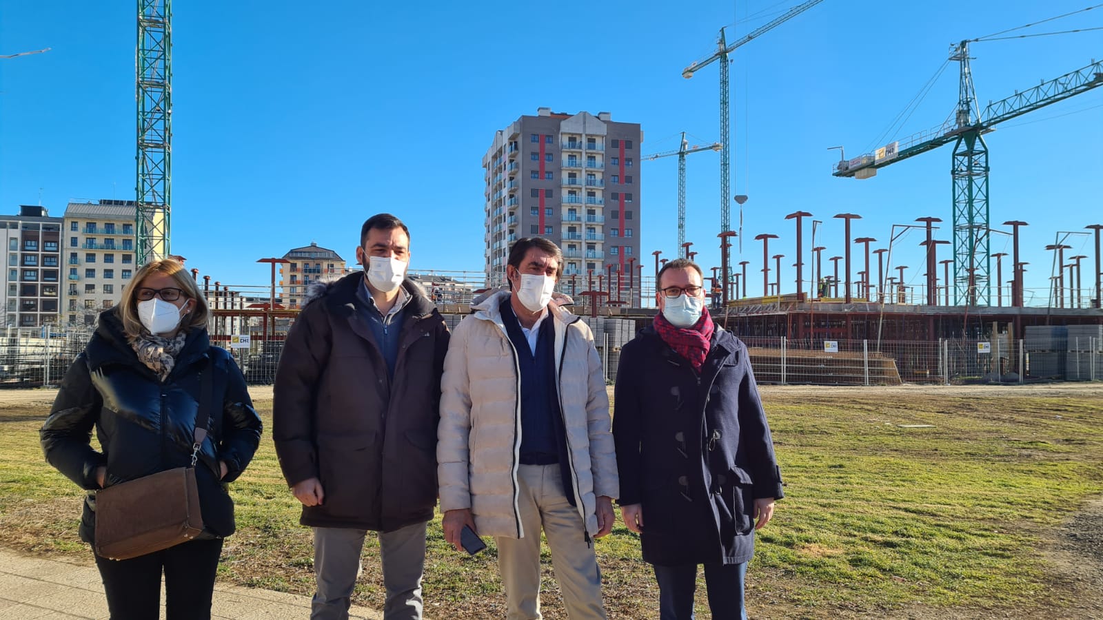 La candidatura del PP visita esta instalación que estará en marcha para el curso que se inicie en 2023.