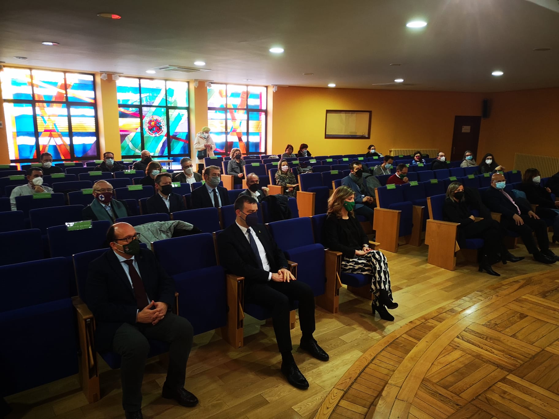 La institución universitaria convoca, junto a su Consejo Social, unos premios por valor de 4.000 euros.