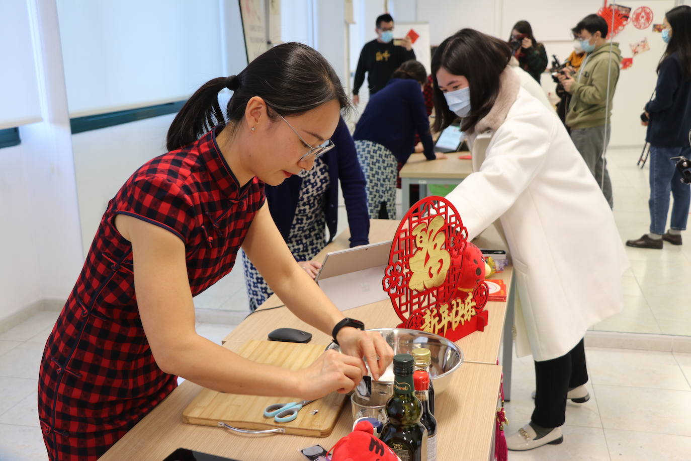 La comunidad china da la bienvenida con la 'fiesta de la primavera' al nuevo año que se extenderá hasta el 21 de enero de 2023 | El Instituto Confucio de León organiza actividades y talleres para acercar la cultura oriental a la provincia.