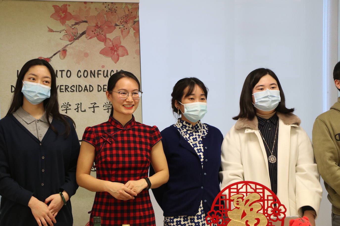 La comunidad china da la bienvenida con la 'fiesta de la primavera' al nuevo año que se extenderá hasta el 21 de enero de 2023 | El Instituto Confucio de León organiza actividades y talleres para acercar la cultura oriental a la provincia.