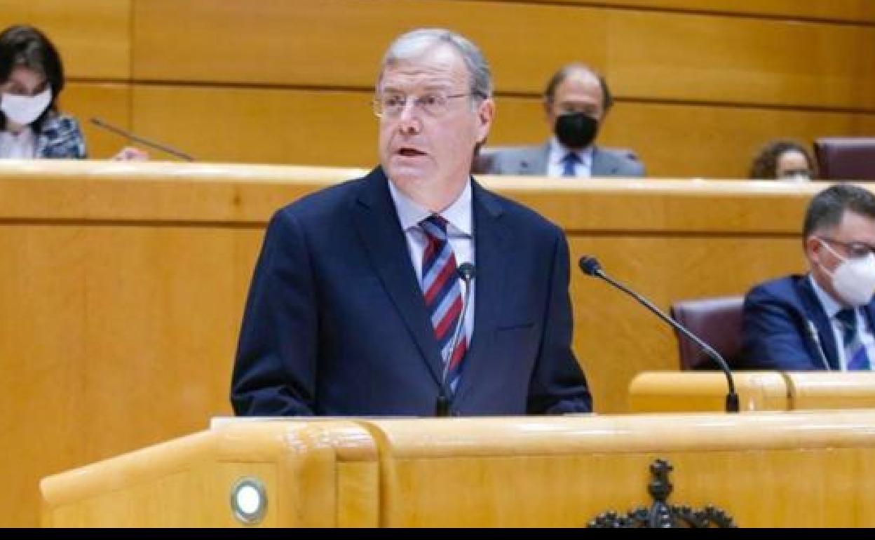 Antonio Silván durante un pleno celebrado en el Senado.