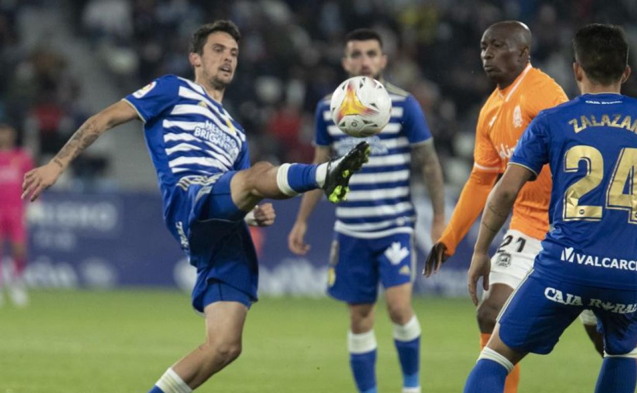 Erik Morán, en un partido durante esta temporada.