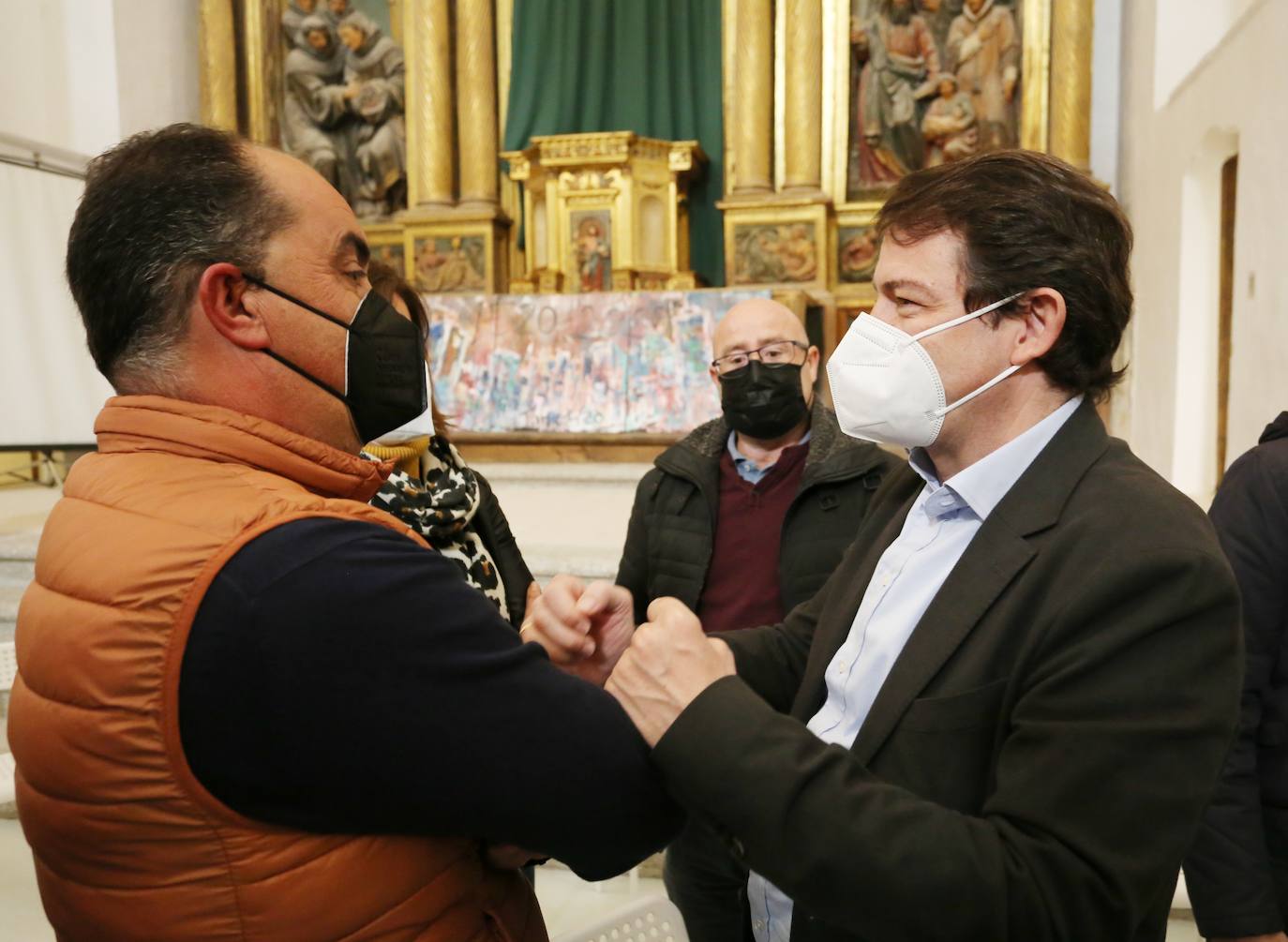 El candidato del Partido Popular a la Presidencia de la Junta, Alfonso Fernández Mañueco, visita la localidad vallisoletana de Medina del Campo, donde mantiene un encuentro con agricultores y organizaciones agrarias.