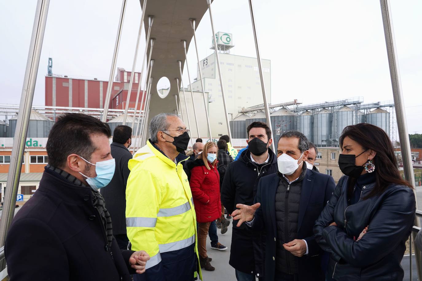 El candidato del PSOE a la Presidencia de la Junta, Luis Tudanca, visita las instalaciones de la cooperativa Cobadú en Villaralbo (Zamora).