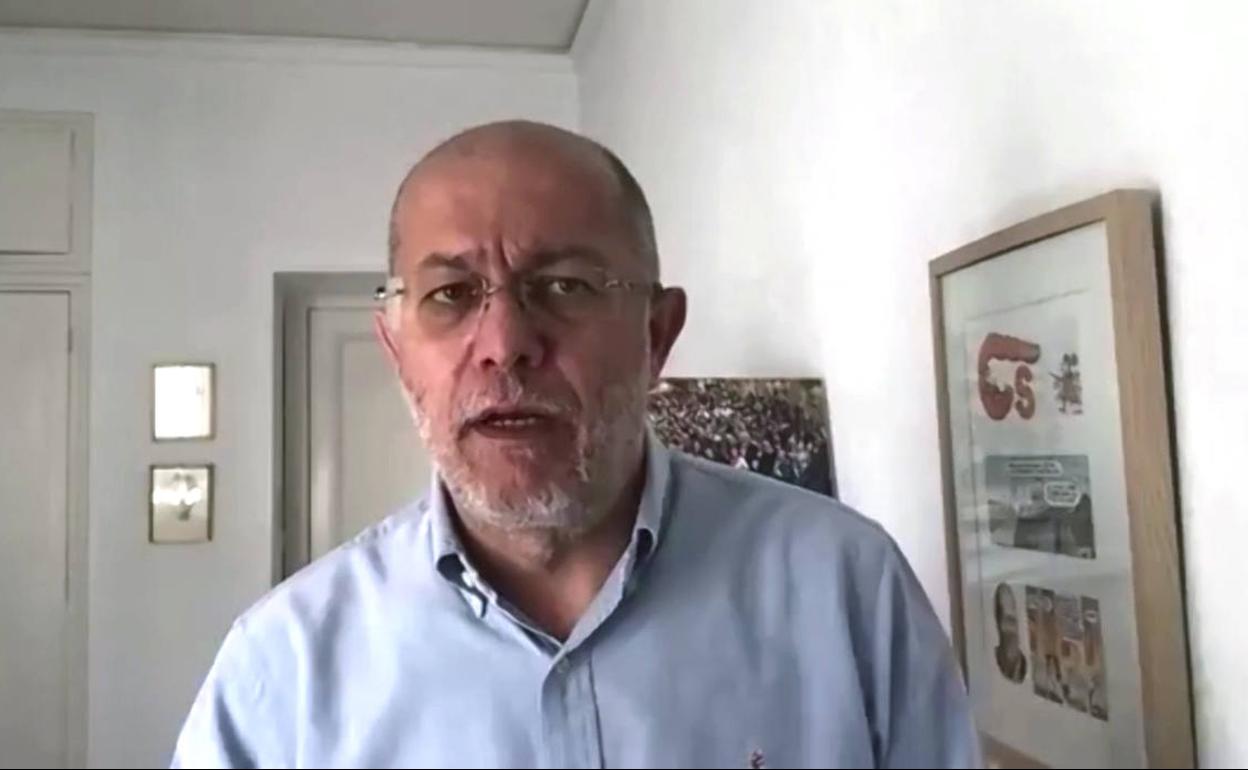 El candidato a la presidencia de la Junta de Castilla y León, Francisco Igea, ofrece una rueda de prensa telemática para explicar a los medios de comunicación el 'Diario de un confinado' en campaña electoral.