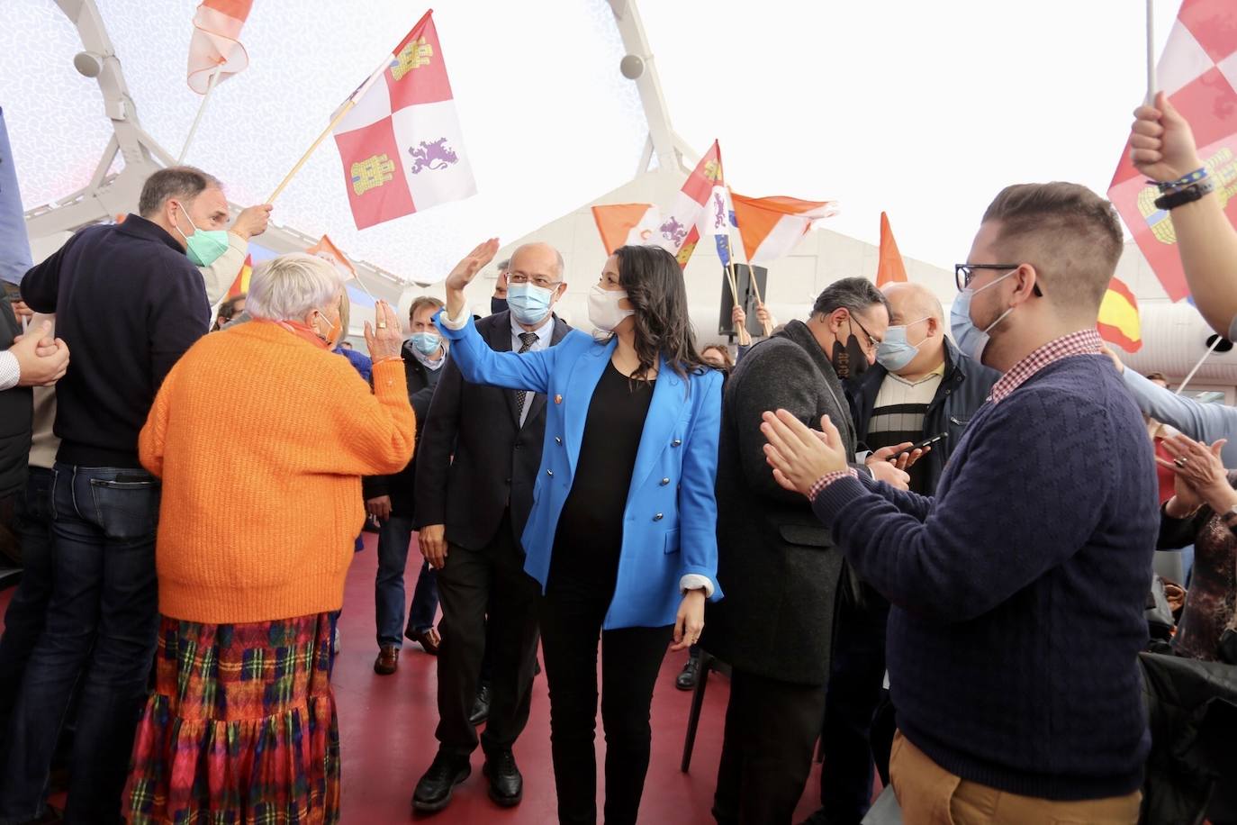 La presidenta de Ciudadanos, Inés Arrimadas, participa en el acto central de campaña de Ciudadanos Castilla y León junto al candidato a la Presidencia de la Junta de Castilla y León, Francisco Igea, y la candidata por Valladolid, Verónica Casado.