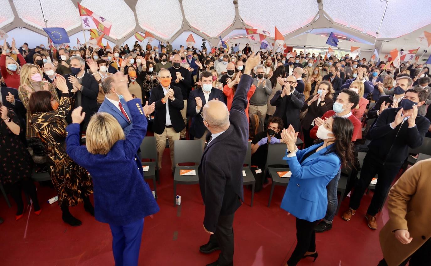 La presidenta de Ciudadanos, Inés Arrimadas, participa en el acto central de campaña de Ciudadanos Castilla y León junto al candidato a la Presidencia de la Junta de Castilla y León, Francisco Igea, y la candidata por Valladolid, Verónica Casado.