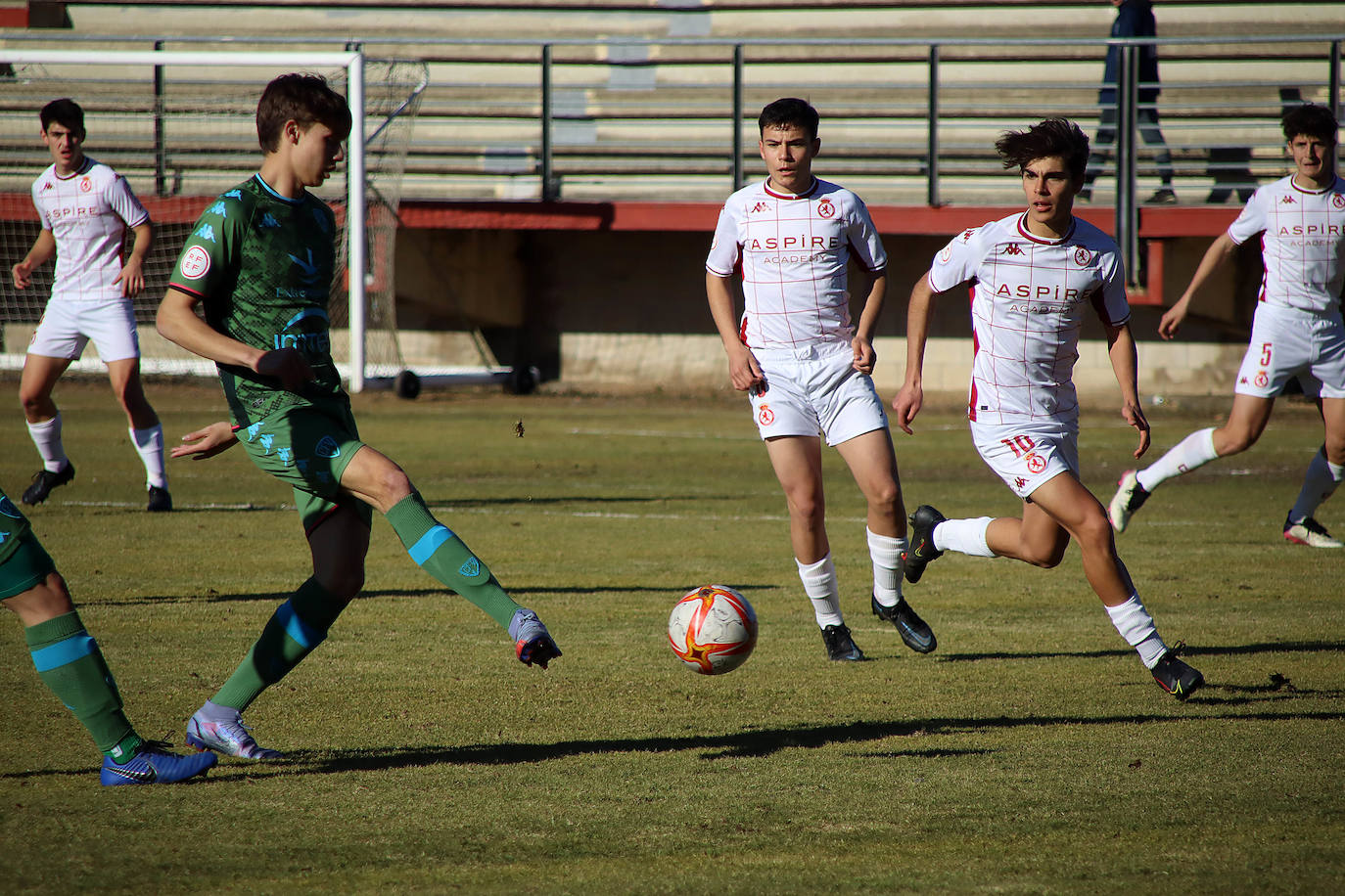 El equipo leonés inicia la segunda vuelta como local ante La Cruz Villanovense.