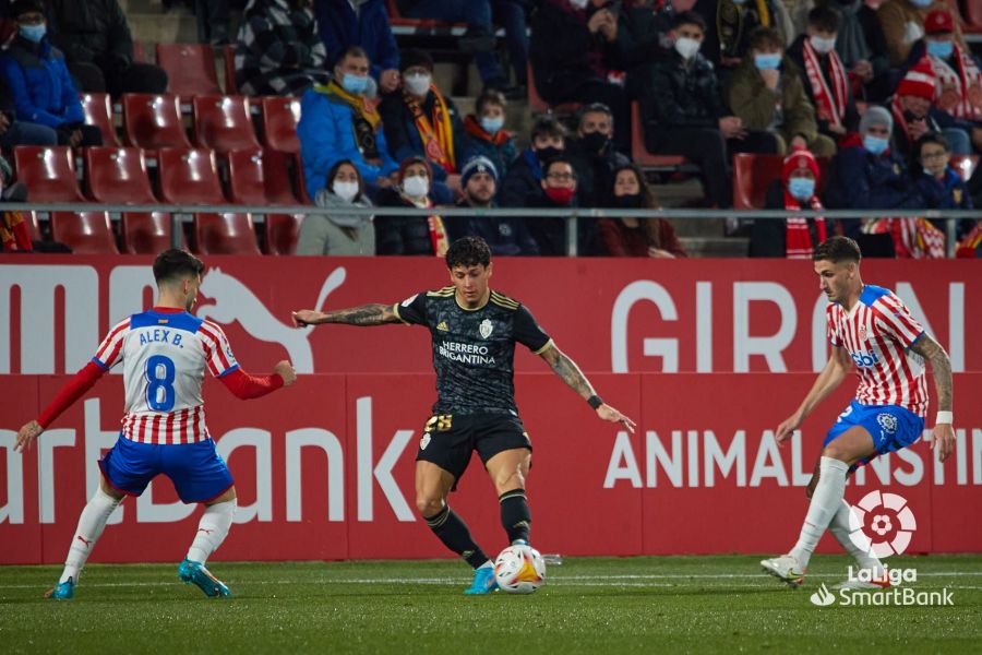 Los bercianos se enfrentan al Girona en un duelo directo por el playoff