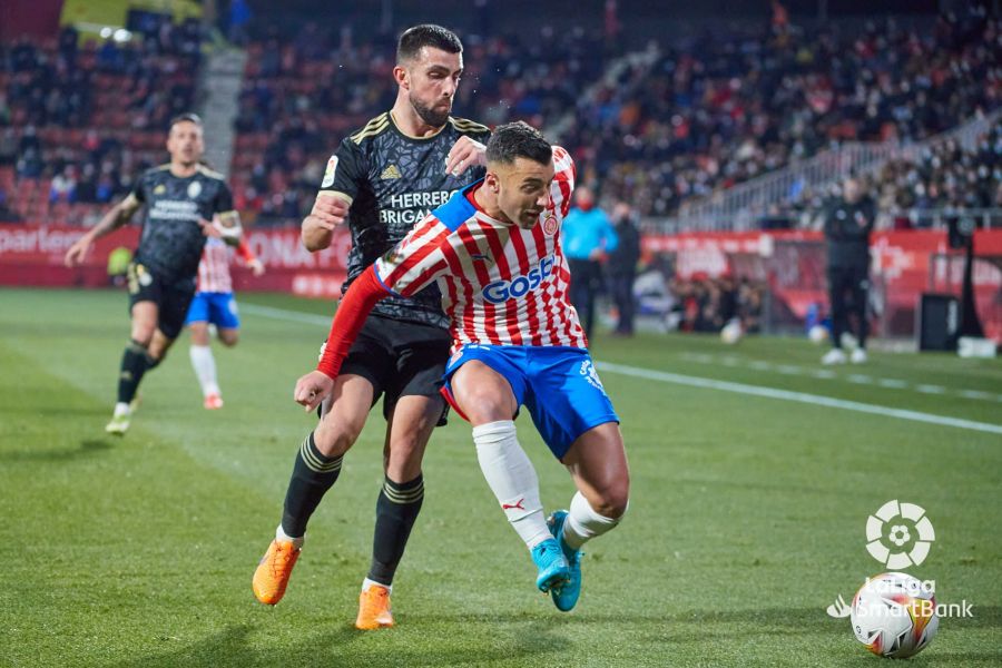 Los bercianos se enfrentan al Girona en un duelo directo por el playoff