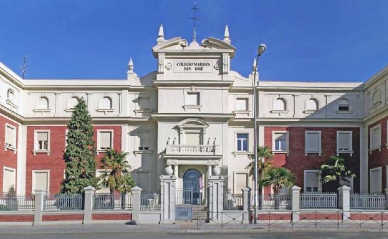 Fachada del Colegio de Maristas San José.