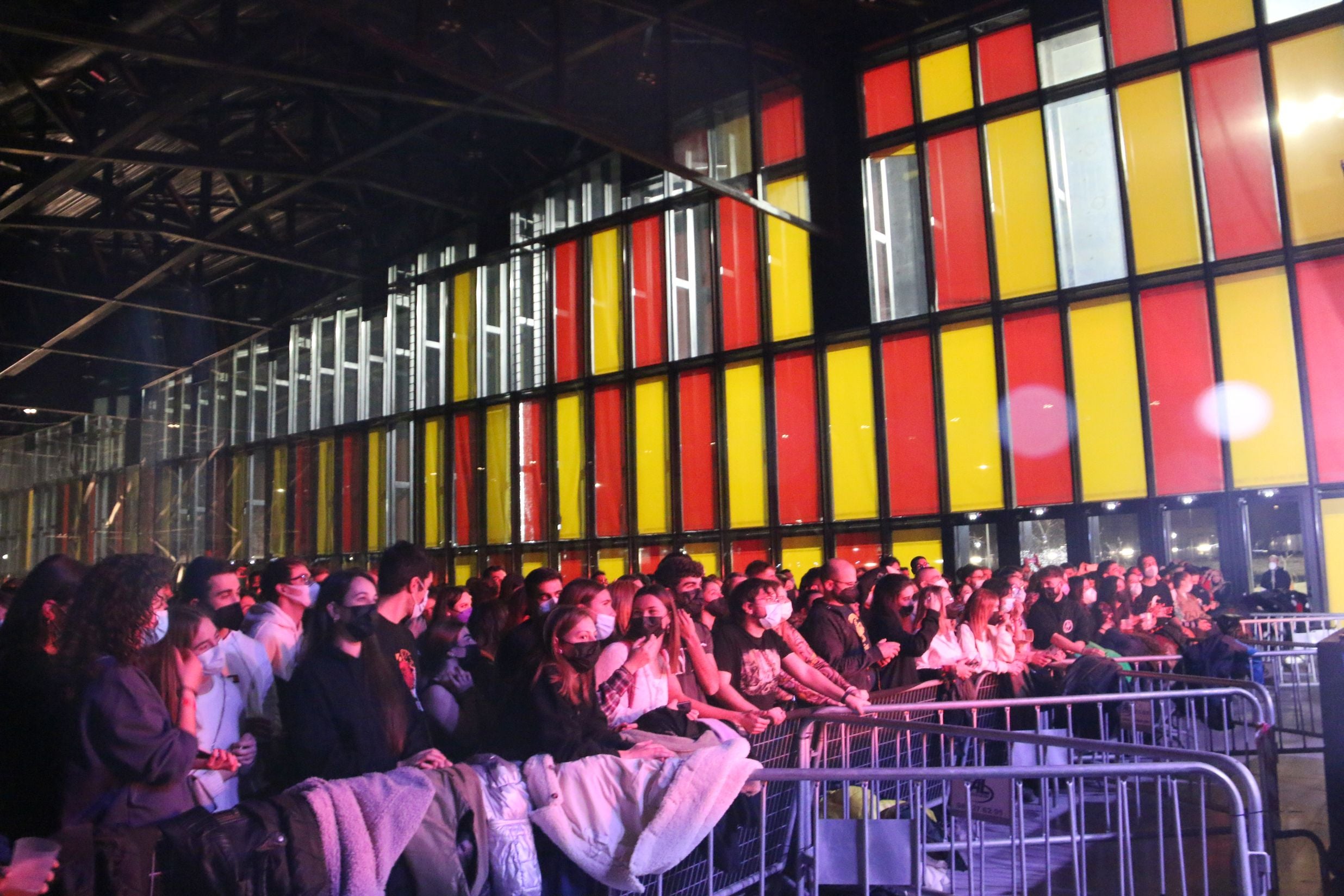 La Maravillosa Orquesta del Alcohol ofreció un concierto para cerca de 2.000 personas en el Palacio de Exposiones de la capital leonesa.