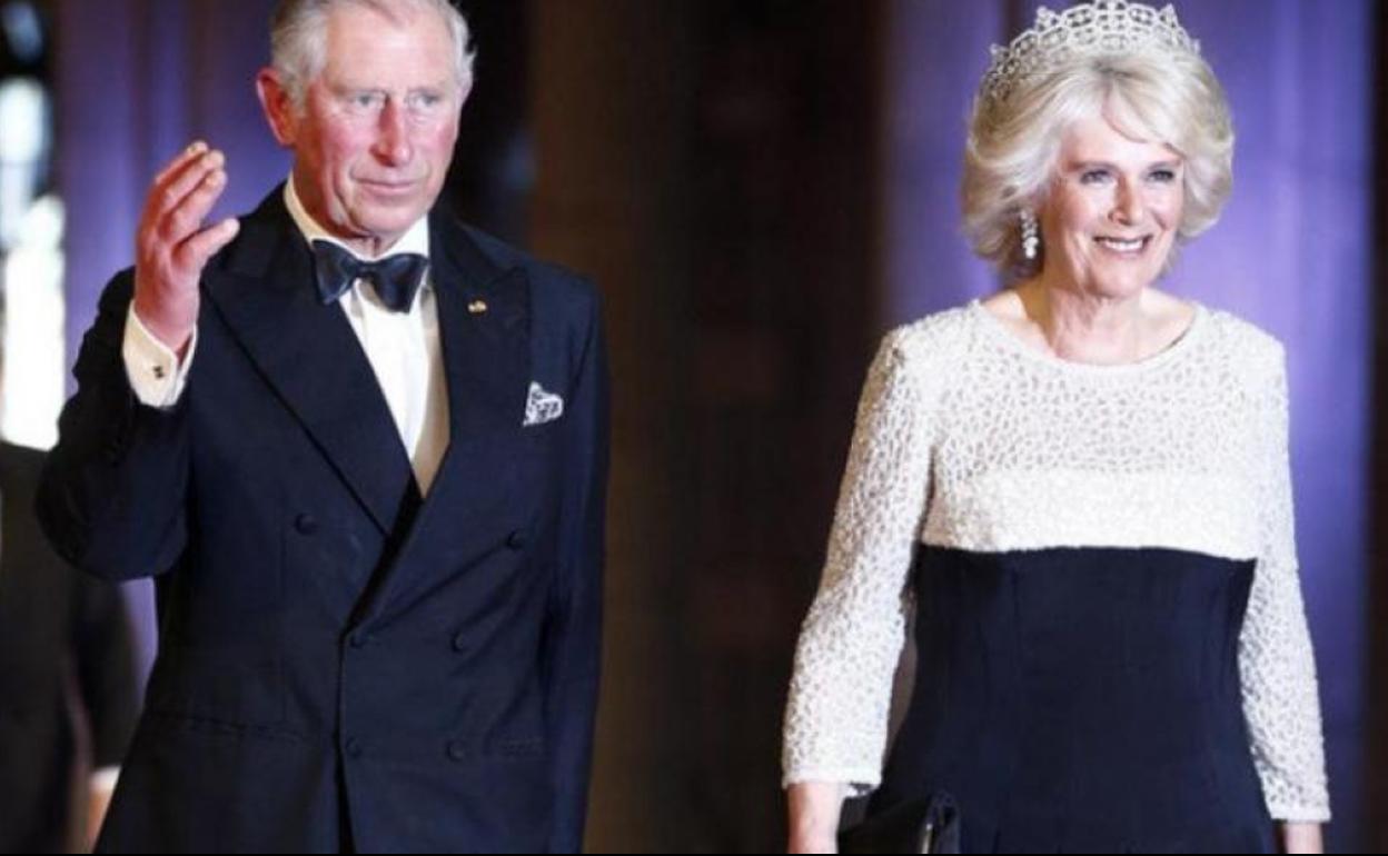 El príncipe Carlos y Camilla Parker-Bowles,. 