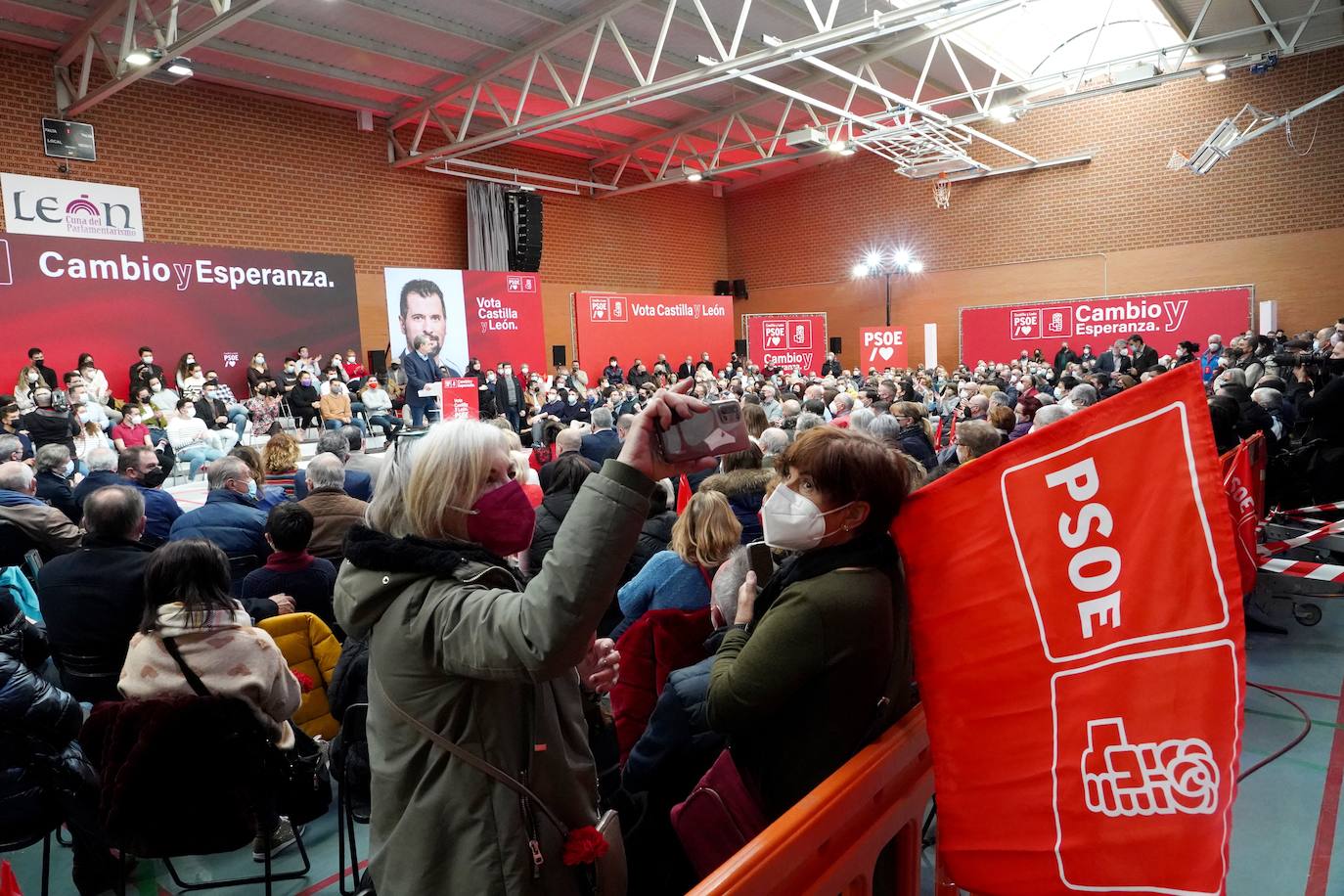 Acto electoral en León del candidato del PSOE a la Presidencia de la Junta, Luis Tudanca; el expresidente José Luis Rodríguez Zapatero y del presidente y secretario general del PSOE, Pedro Sánchez.