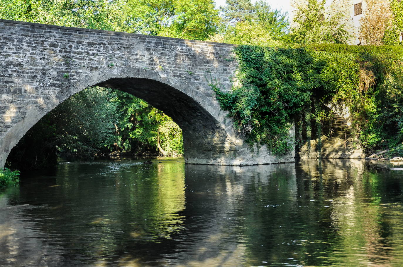 Puente de Larrasoaña o puente de los bandidos (Larrasoaña, Navarra)