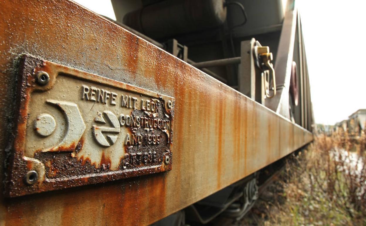 Vagones en la estación de tren de Cubillos del Sil