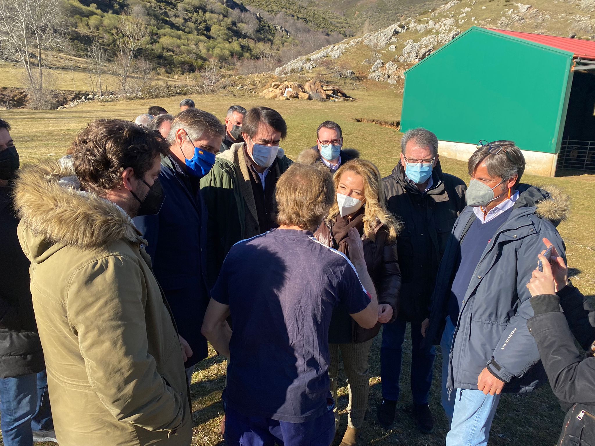 Juan Carlos Suárez-Quiñones, Teresa Mallada y Antonio G. Terol se han convertido este martes en los protagonistas de la campaña del PP. En la localidad de Lugueros han defendido las políticas populares. 