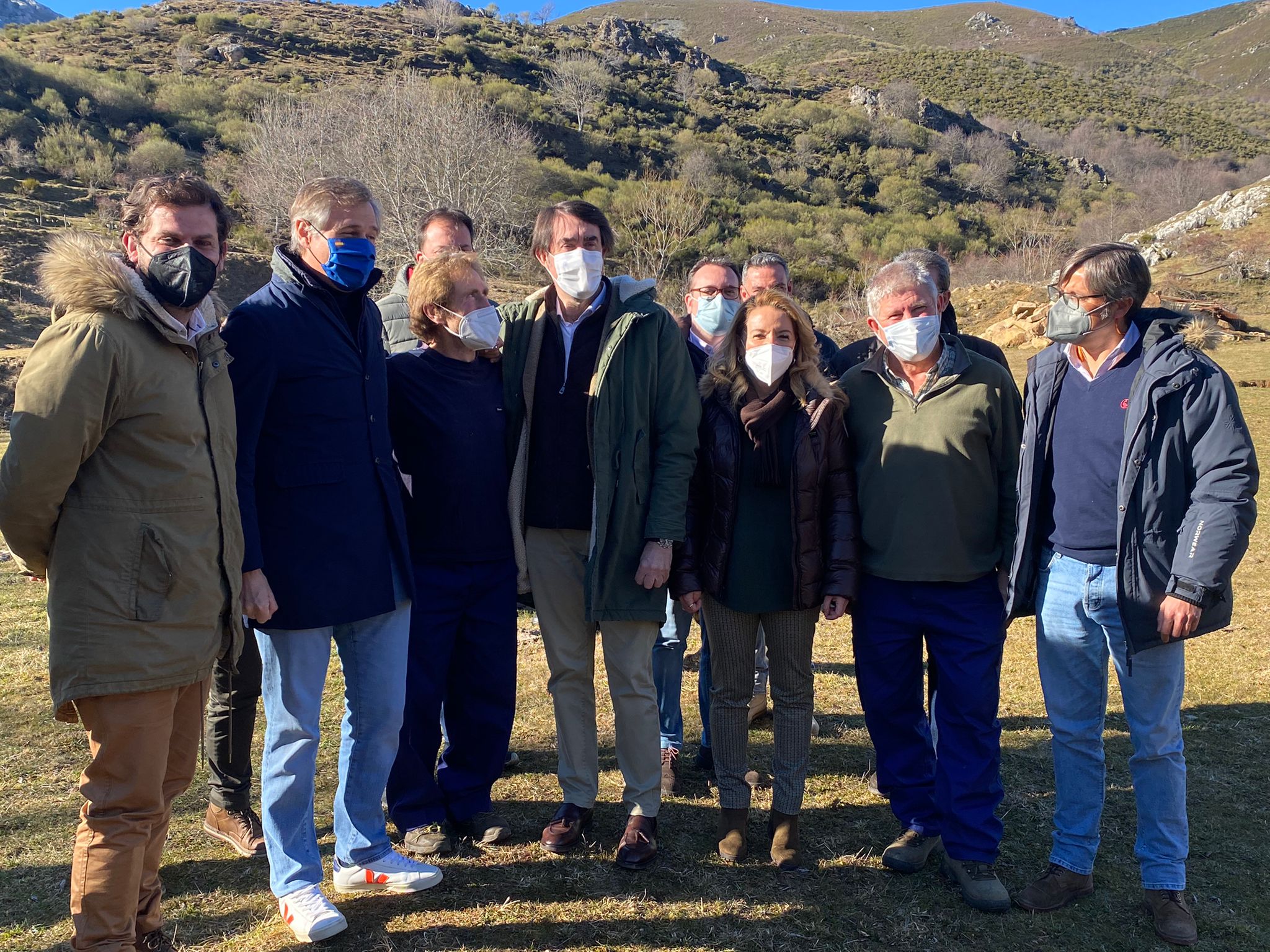 Juan Carlos Suárez-Quiñones, Teresa Mallada y Antonio G. Terol se han convertido este martes en los protagonistas de la campaña del PP. En la localidad de Lugueros han defendido las políticas populares. 