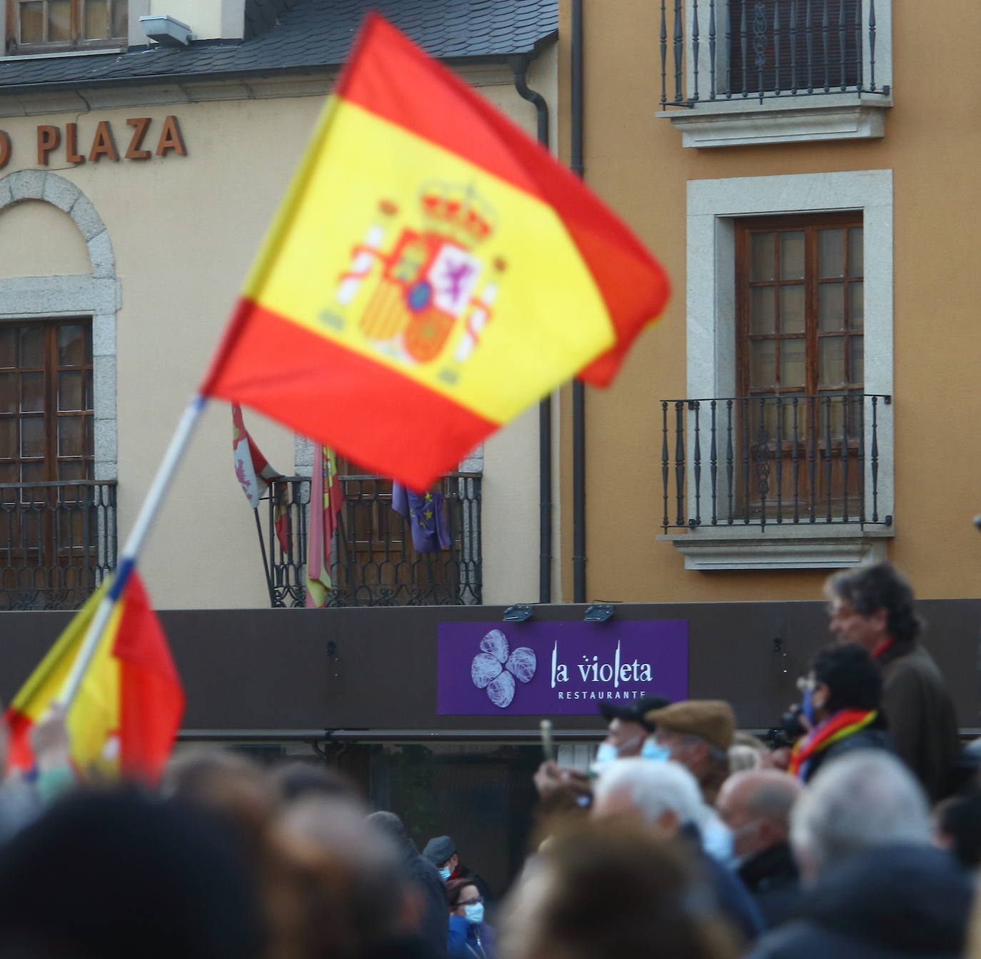 Santiago Abascal participa en un acto de campaña en Ponferrada.