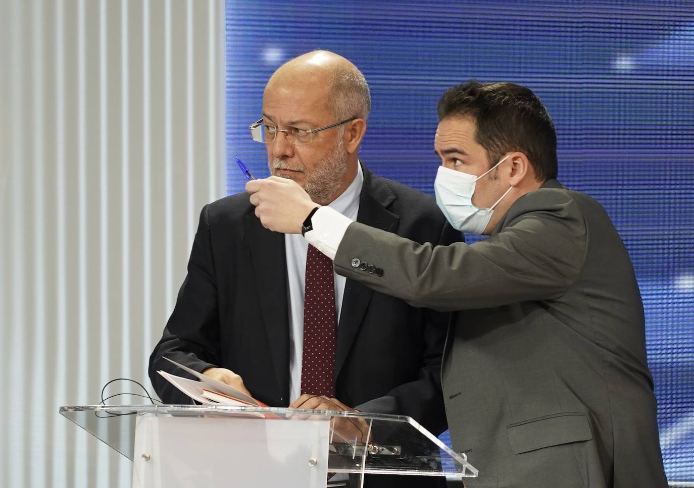 Alfonso Fernández Mañueco, Luis Tudanca y Francisco Igea han debatido durante noventa minutos sobre varias cuestiones que afectan de lleno a la comunidad.