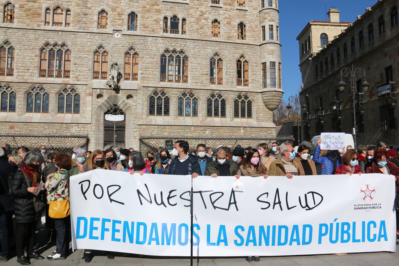 La Plataforma en Defensa de la Sanidad Pública de León realiza una concentración en Botines.