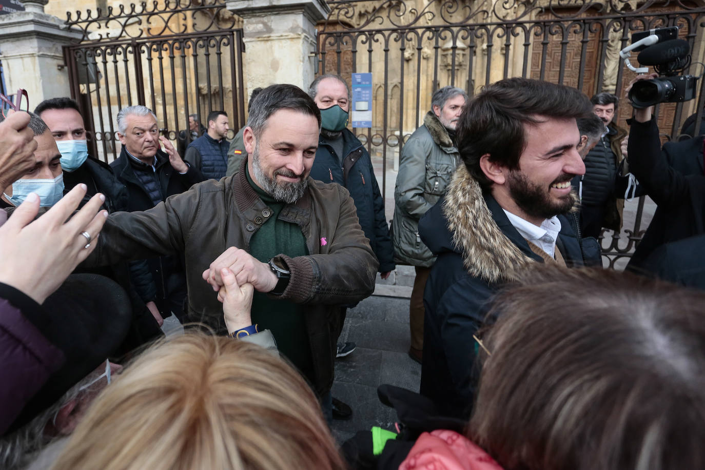 El candidato de Vox a las elecciones autonómicas ha realizado un mitín en la Plaza de Regla.