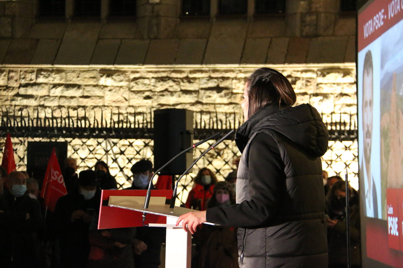 Nuria Rubio despide la campaña hacia el 13 de febrero frente a Botines arropada por Cendón, Bardón y Diez y pide el voto para acabar con «los 35 años de retroceso, corrupción y pérdida de oportunidades».