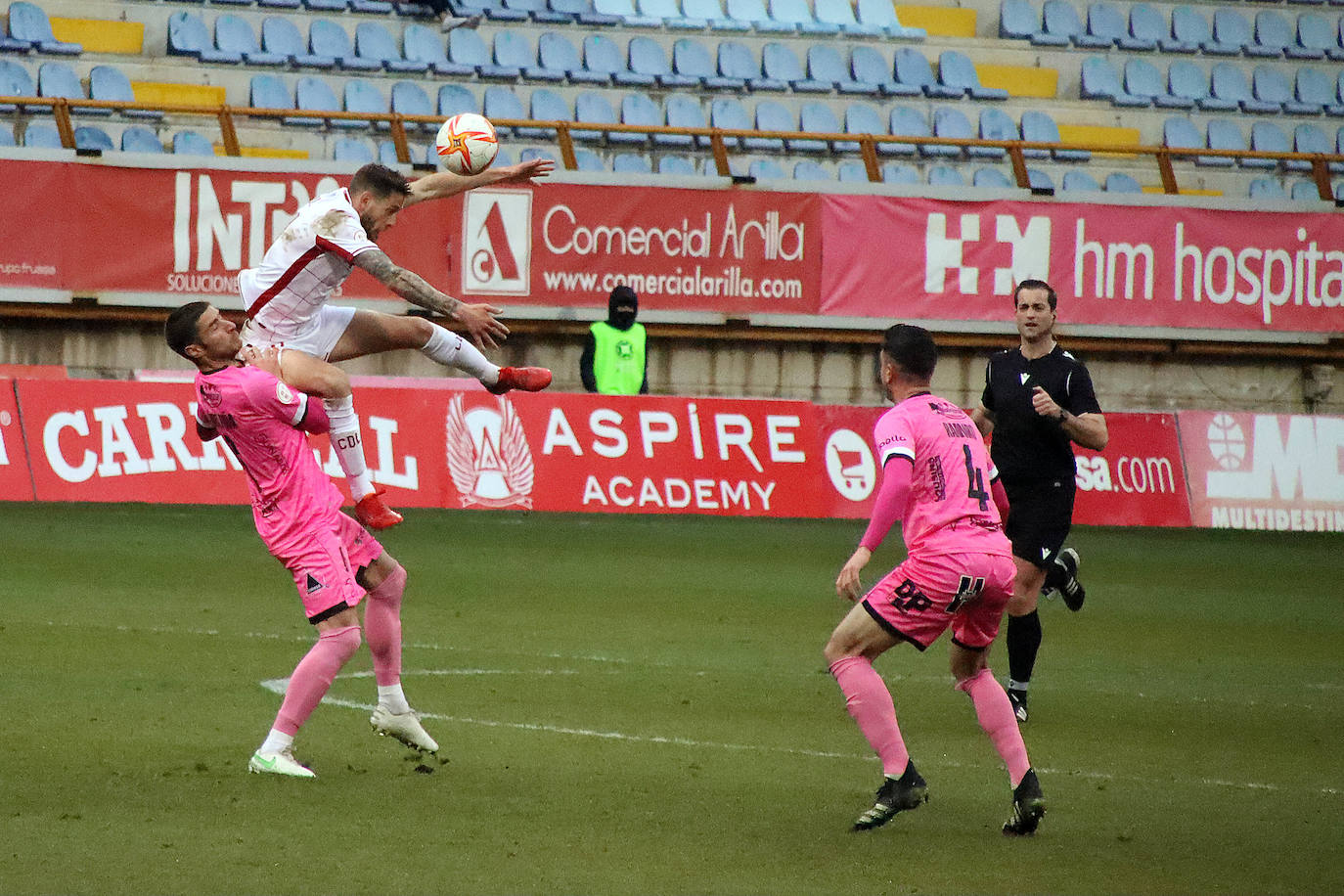 El conjunto leonés pierde ante los salmantinos con un solitario gol de Jesús de Miguel.