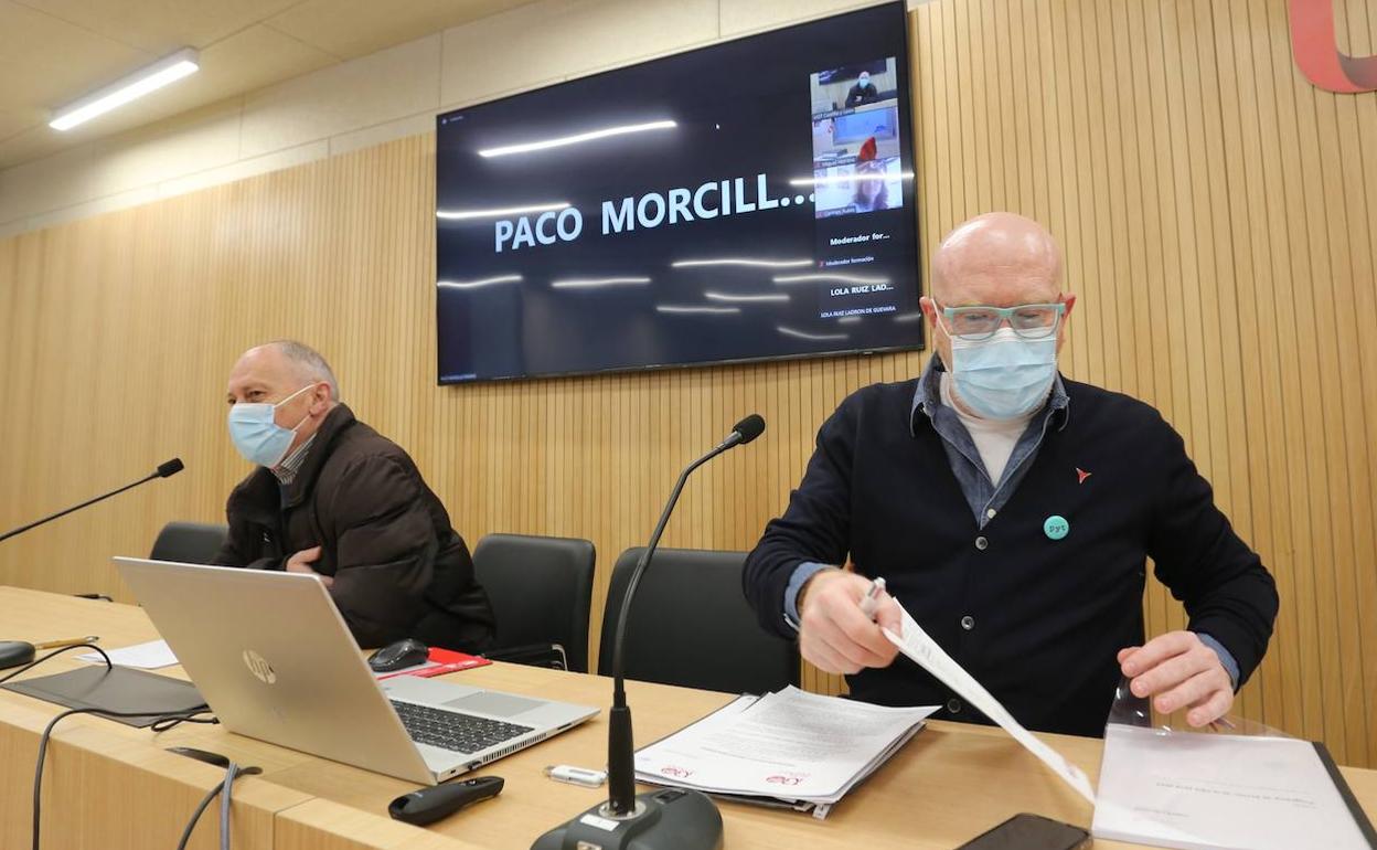 El secretario autonómico de UGT, Faustino Temprano, este martes durante una rueda de prensa con el secretario de Relaciones Internacionales de UGT Confederal. 