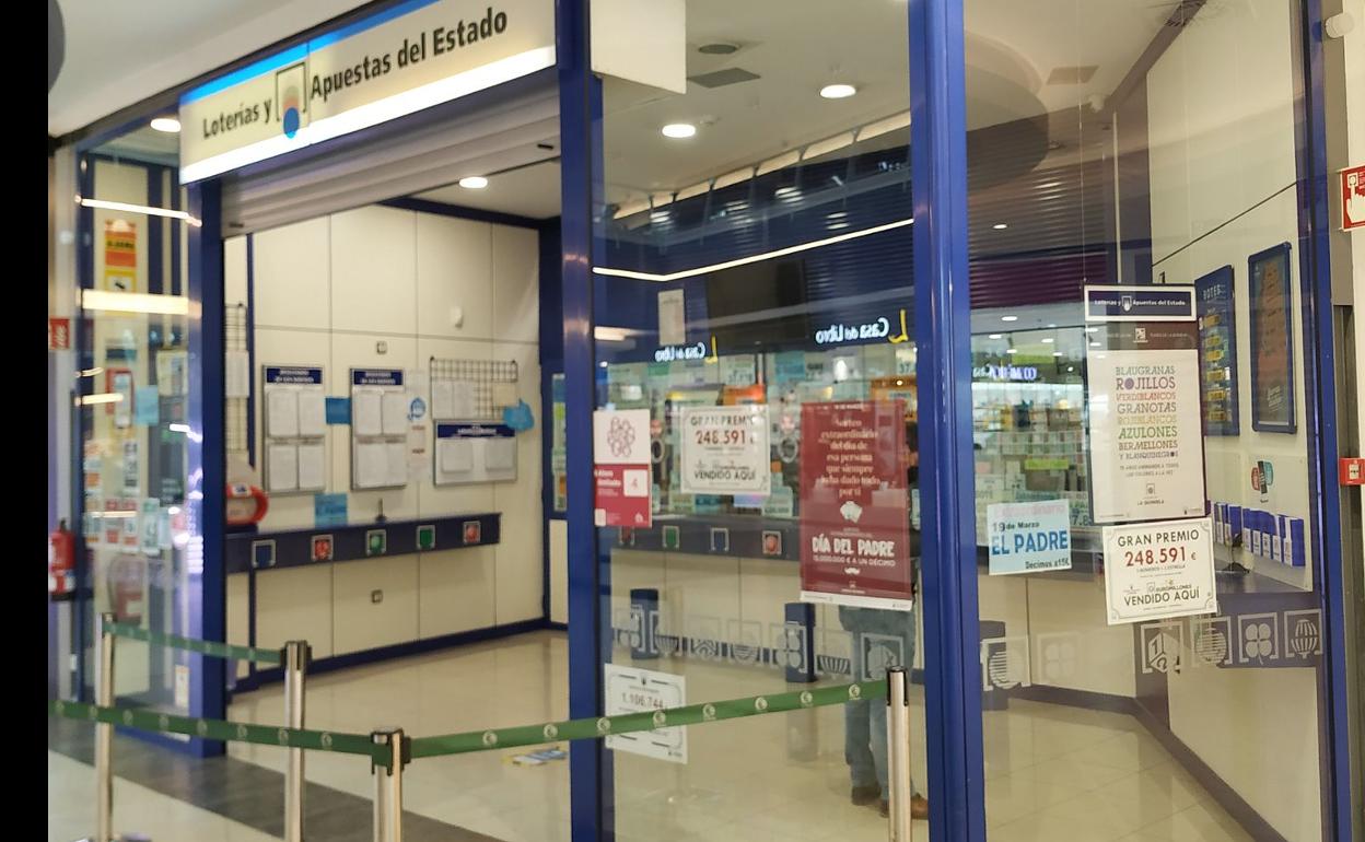 Un boleto de Euromillones como el que ha salido agraciado en Ponferrada en la administración de Lotería Las Médulas, situado en el Centro Comercial El Rosal