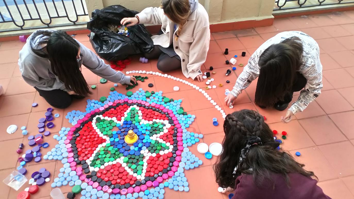 Proyecto artístico de reciclaje en Maristas San José.