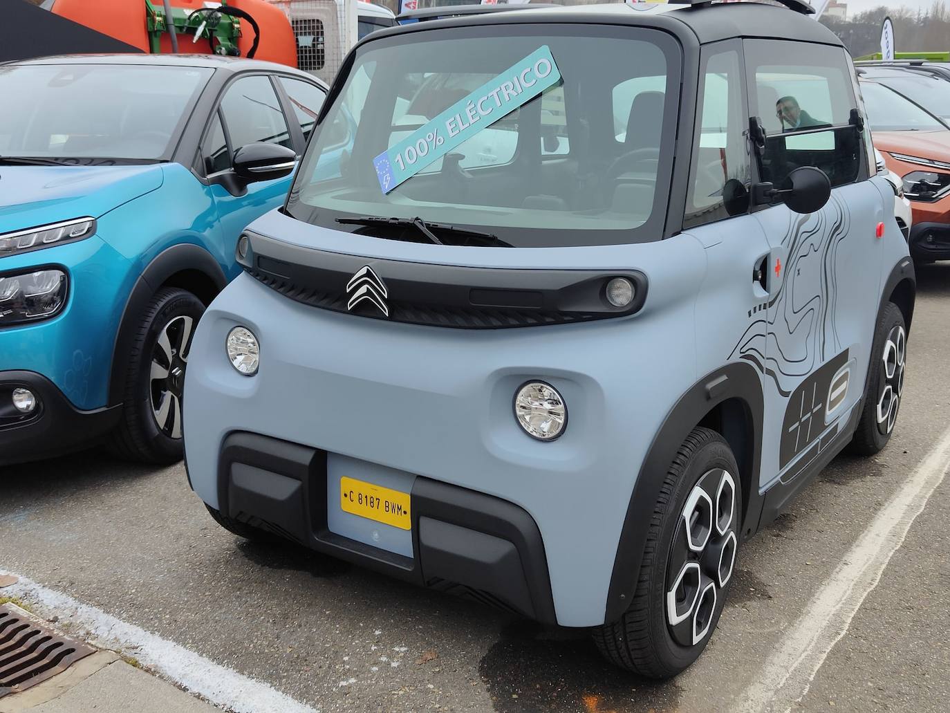 Valencia de Don Juan inaugura su tradicional Feria de Febrero. En su edición 101, este evento cuenta con más de 130 expositores divididos en dos espacios, uno en el tradicional complejo La Isla en el que se ubica la maquinaria agrícola y servicios relacionados con el sector primario y la exposición de vehículos y, el segundo, la Plaza Mayor que acoge un gran carpa para albergar stands de alimentación así como de multiservicios. 