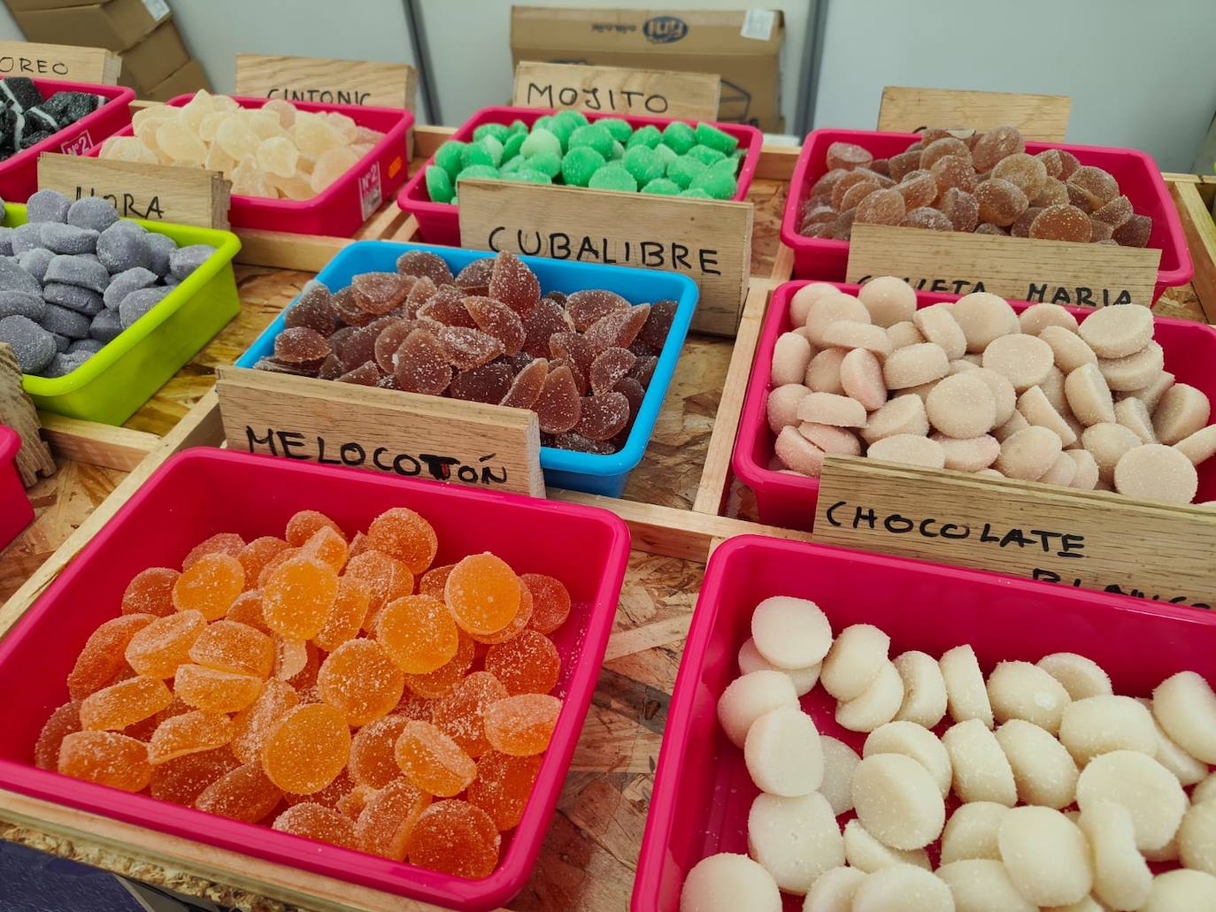 Valencia de Don Juan inaugura su tradicional Feria de Febrero. En su edición 101, este evento cuenta con más de 130 expositores divididos en dos espacios, uno en el tradicional complejo La Isla en el que se ubica la maquinaria agrícola y servicios relacionados con el sector primario y la exposición de vehículos y, el segundo, la Plaza Mayor que acoge un gran carpa para albergar stands de alimentación así como de multiservicios. 