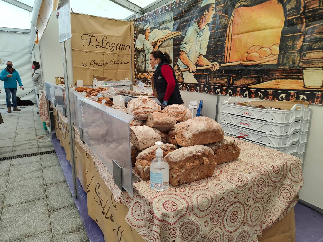 Valencia de Don Juan inaugura su tradicional Feria de Febrero. En su edición 101, este evento cuenta con más de 130 expositores divididos en dos espacios, uno en el tradicional complejo La Isla en el que se ubica la maquinaria agrícola y servicios relacionados con el sector primario y la exposición de vehículos y, el segundo, la Plaza Mayor que acoge un gran carpa para albergar stands de alimentación así como de multiservicios. 