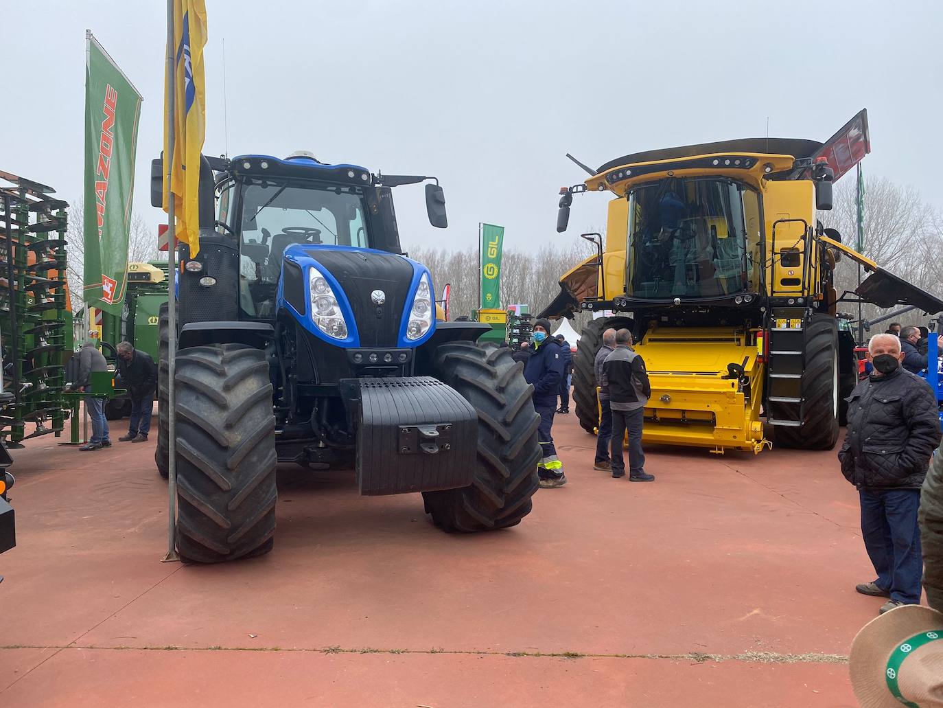Valencia de Don Juan inaugura su tradicional Feria de Febrero. En su edición 101, este evento cuenta con más de 130 expositores divididos en dos espacios, uno en el tradicional complejo La Isla en el que se ubica la maquinaria agrícola y servicios relacionados con el sector primario y la exposición de vehículos y, el segundo, la Plaza Mayor que acoge un gran carpa para albergar stands de alimentación así como de multiservicios. 