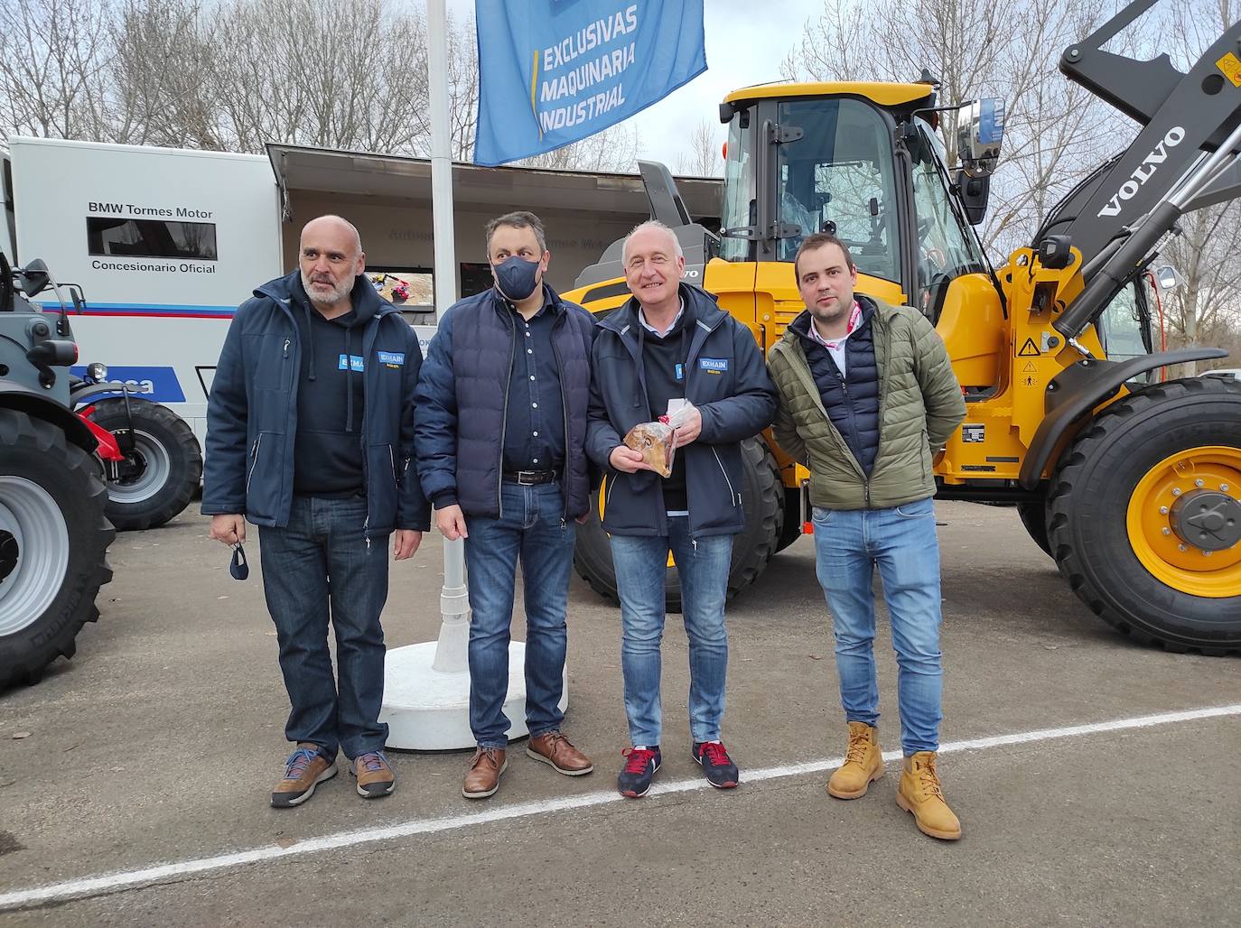 Este sábado 19 de febrero, a las 12:00 horas, junto a la exposición de tractores antiguos, en el entorno del Castillo se celebrará el II Concurso-Exposición de Burros de raza Zamorano-Leonesa.