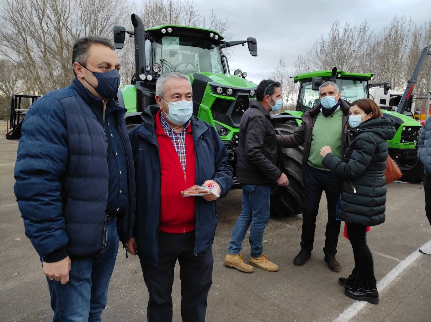 Este sábado 19 de febrero, a las 12:00 horas, junto a la exposición de tractores antiguos, en el entorno del Castillo se celebrará el II Concurso-Exposición de Burros de raza Zamorano-Leonesa.
