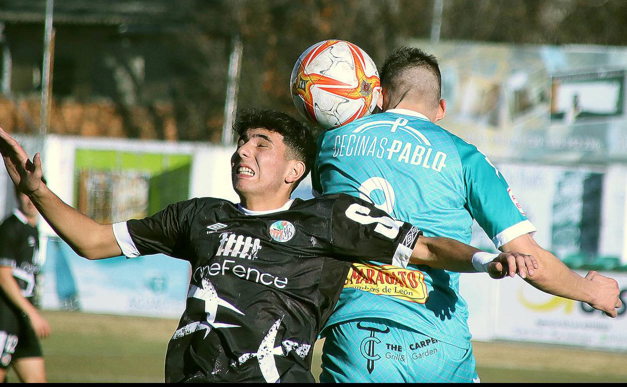 El Atlético Astorga, en imagen, tratará de frenar a un lanzado La Virgen.