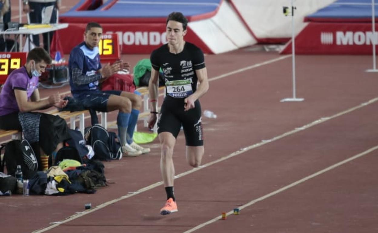 Dani Ámez, durante su concurso de longitud en el que se proclamó campeón de España sub-23.