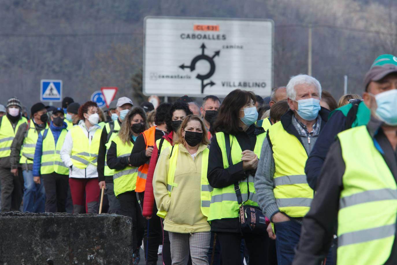 Primera etapa de la marcha en defensa de la sanidad pública Laciana-Bierzo (Villablino-Ponferrada).