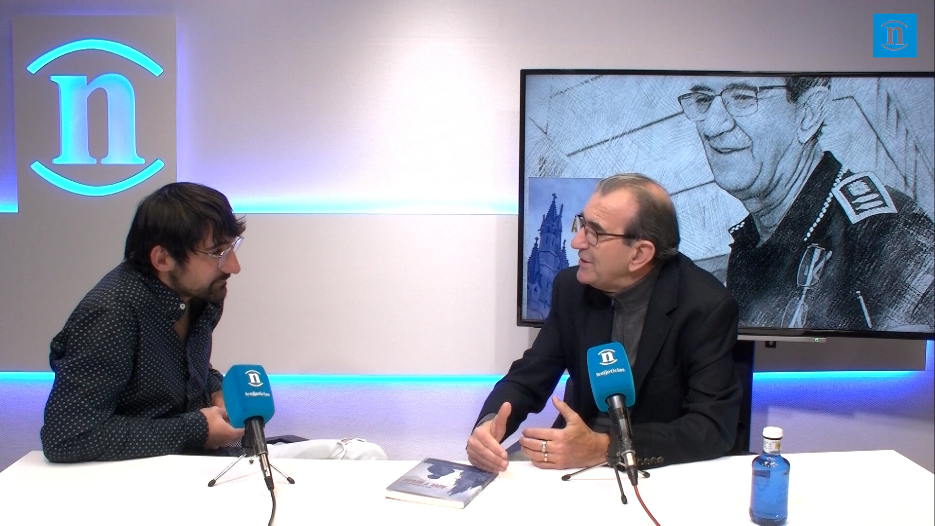 Martín Muñoz Navarro presenta su nuevo libro, 'Azul y Negro' 