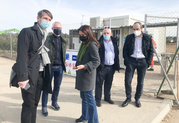 El director general de Energía y Minas en funciones, Alfonso Arroyo, visitó la planta de biomasa de Cubillos del Sil.