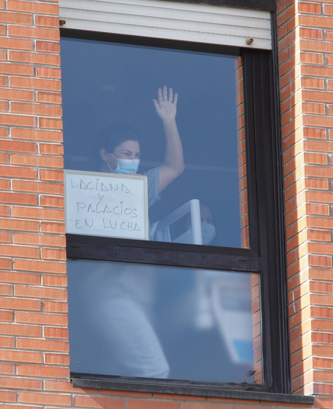 La marcha blanca avanza en su camino a Ponferrada. Los componentes de la misma remarcan la urgente necesidad de contar con medios sanitarios necesarios para atender la zona