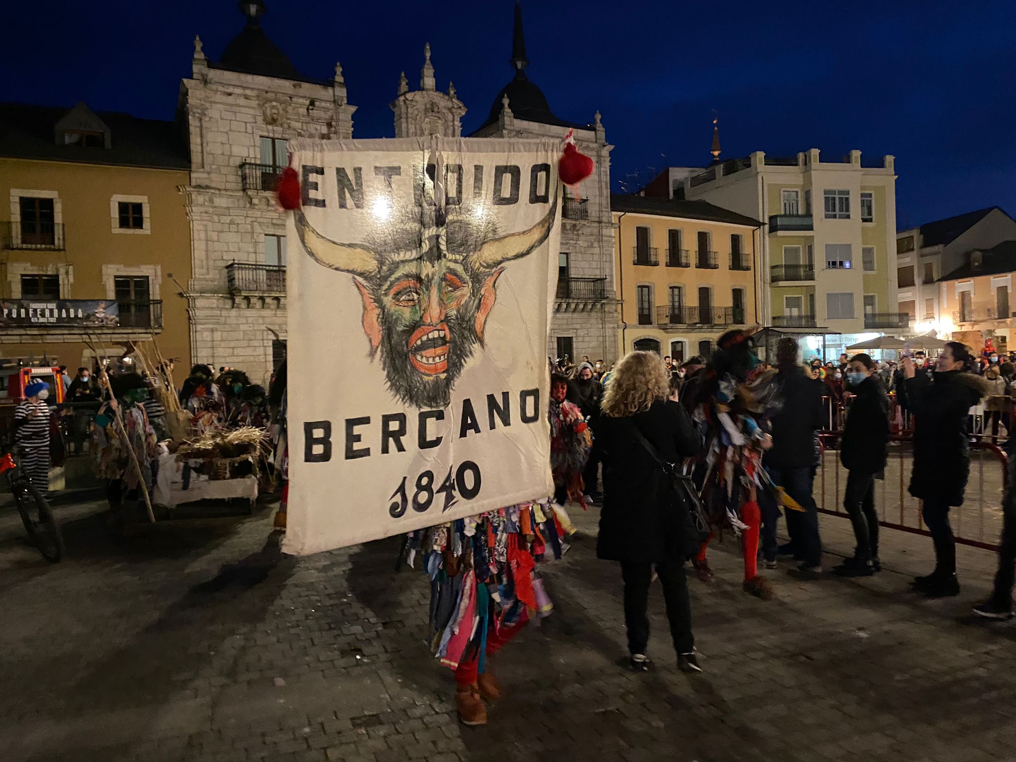 Fotos: Ponferrada se acerca al fuego del entroido