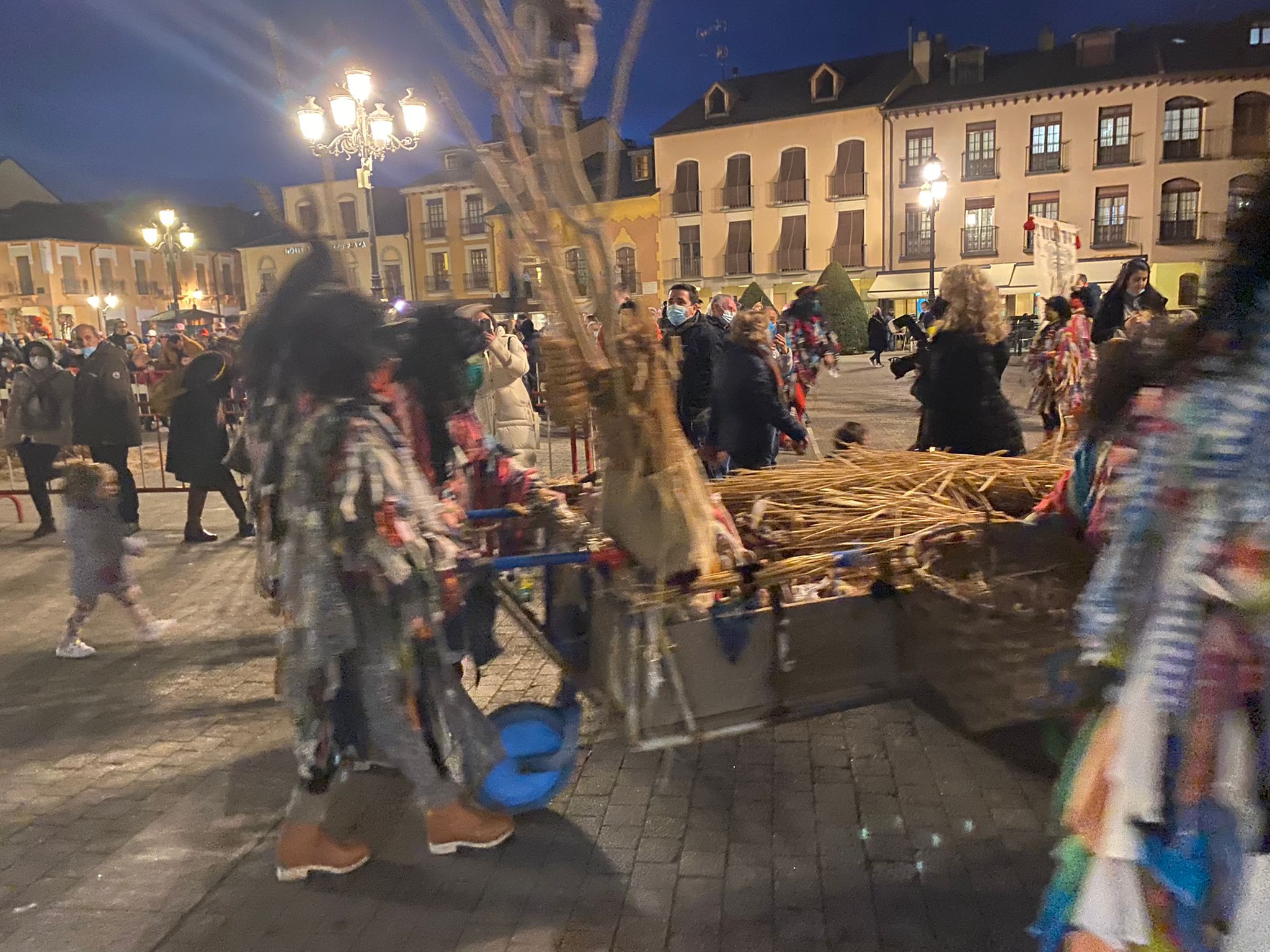 Fotos: Ponferrada se acerca al fuego del entroido