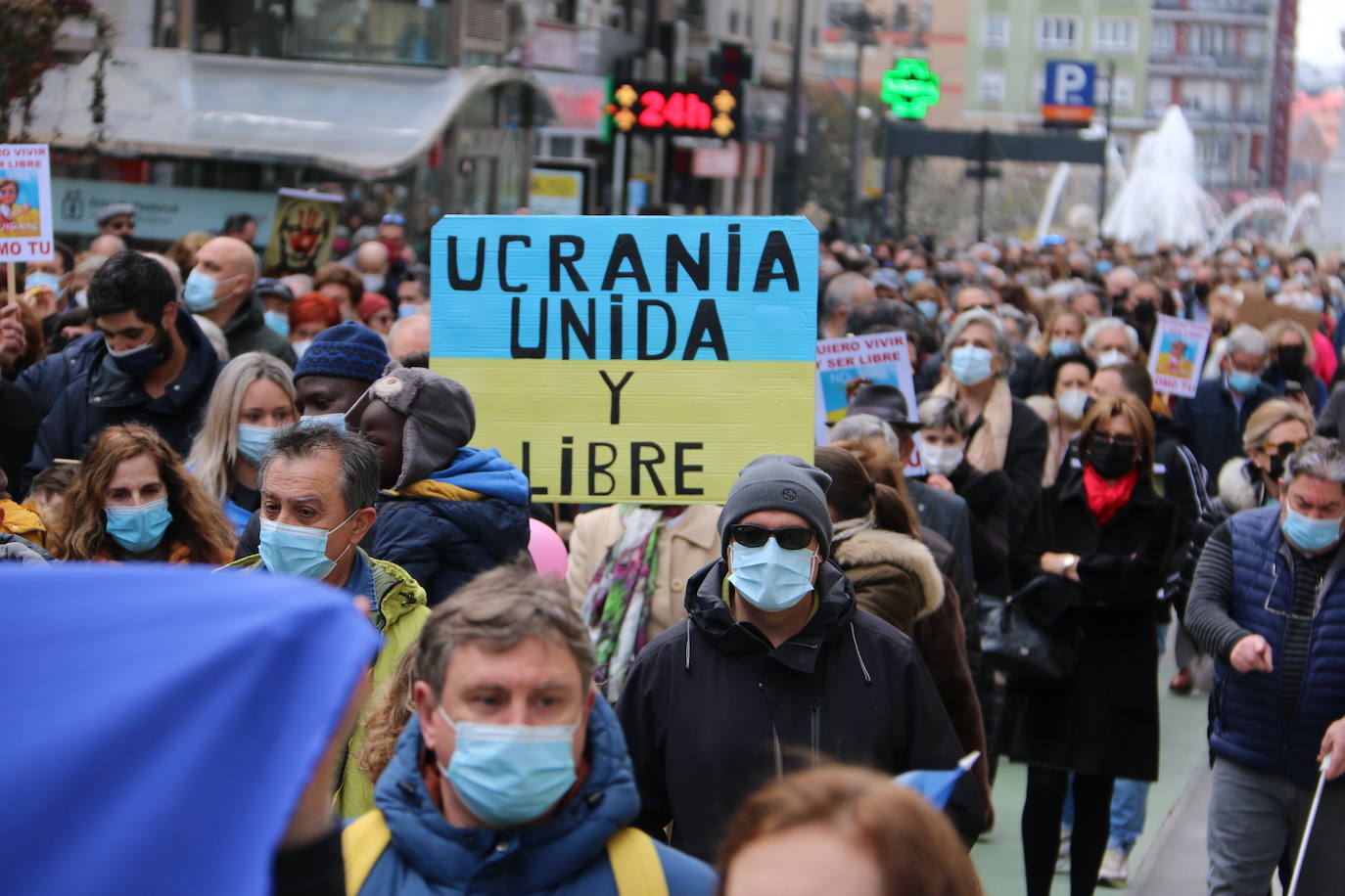 Miles de personas recorren la distancia entre Guzmán y Botines para apoyar al pueblo ucraniano en la guerra que están sufriendo a miles de kilómetros.