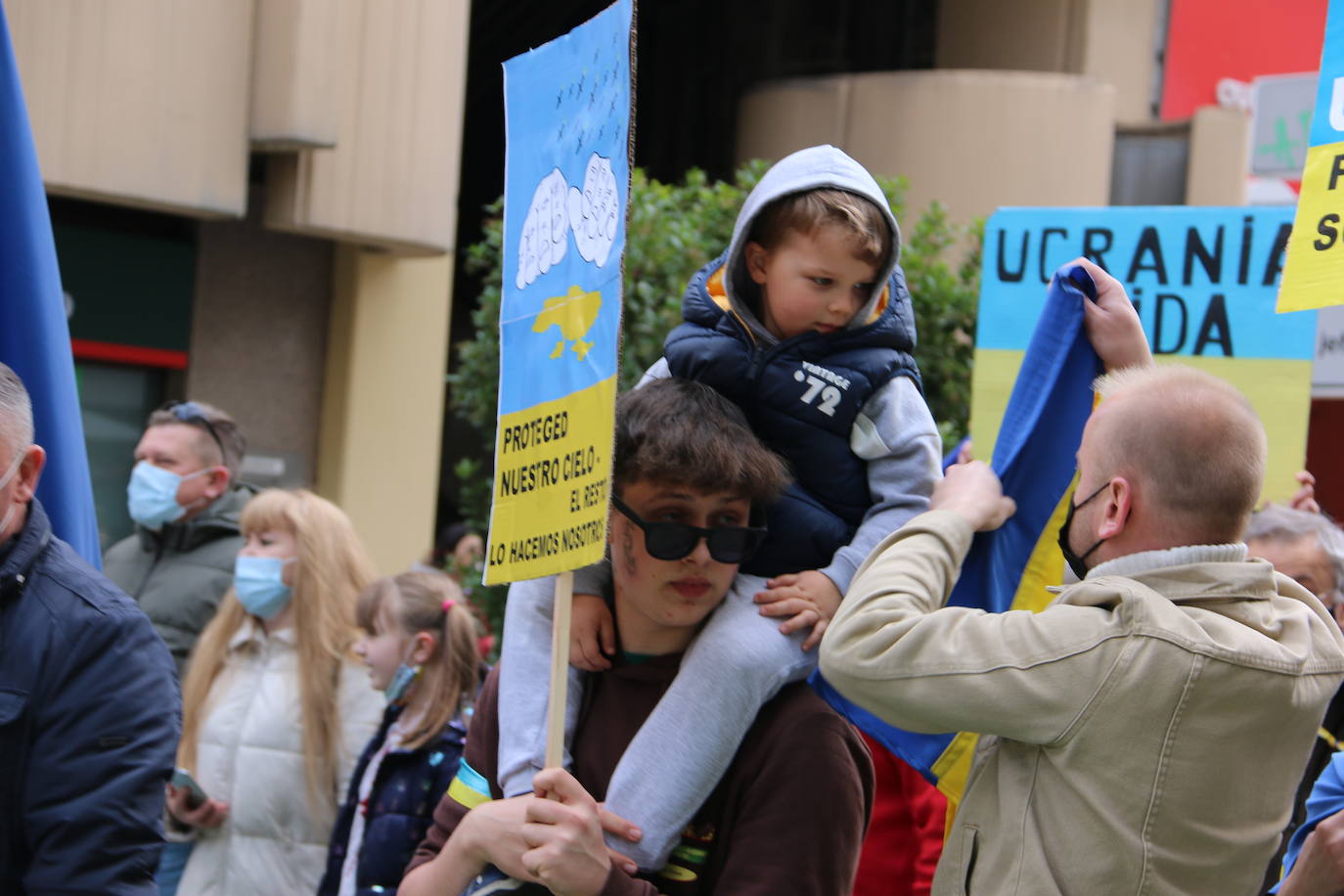 Miles de personas recorren la distancia entre Guzmán y Botines para apoyar al pueblo ucraniano en la guerra que están sufriendo a miles de kilómetros.