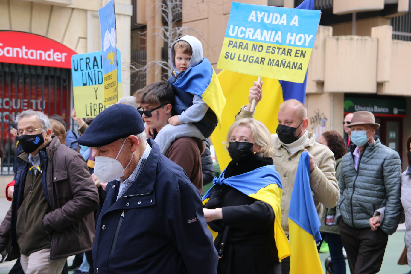 Miles de personas recorren la distancia entre Guzmán y Botines para apoyar al pueblo ucraniano en la guerra que están sufriendo a miles de kilómetros.