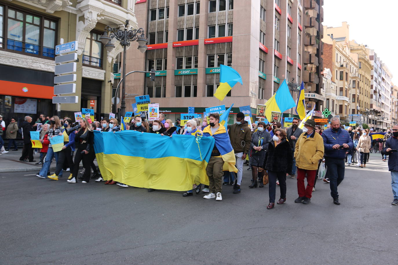 Miles de personas recorren la distancia entre Guzmán y Botines para apoyar al pueblo ucraniano en la guerra que están sufriendo a miles de kilómetros.
